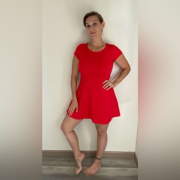 H&M Fit And Flare Dress Red Flattering Stretchy Holiday Party - Picture 5 of 11